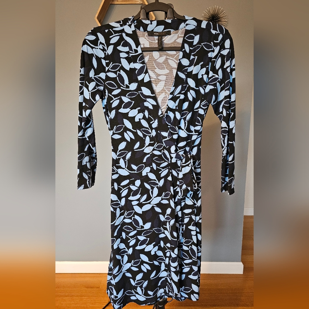 BCBGMAX DRESS, Small, Navy, and light blue.
